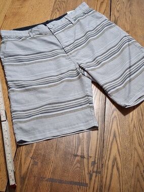 BILLABONG Shorts Mens 33 STRIPPED  Preowned  Summer Spring Beach